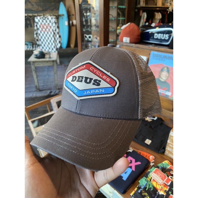 Topi Deus Japan