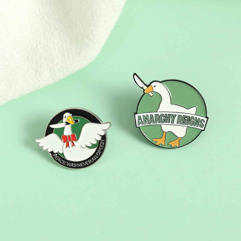 Bebek Lucu Enamel Pin Marah Angsa Bros Lencana Kerah Pin Aksesoris Hadiah Kartun Perhiasan Lencana