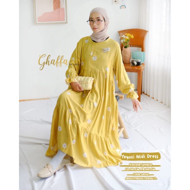 Yeyozi midi dress motif bunga matahari by ghaffa the label