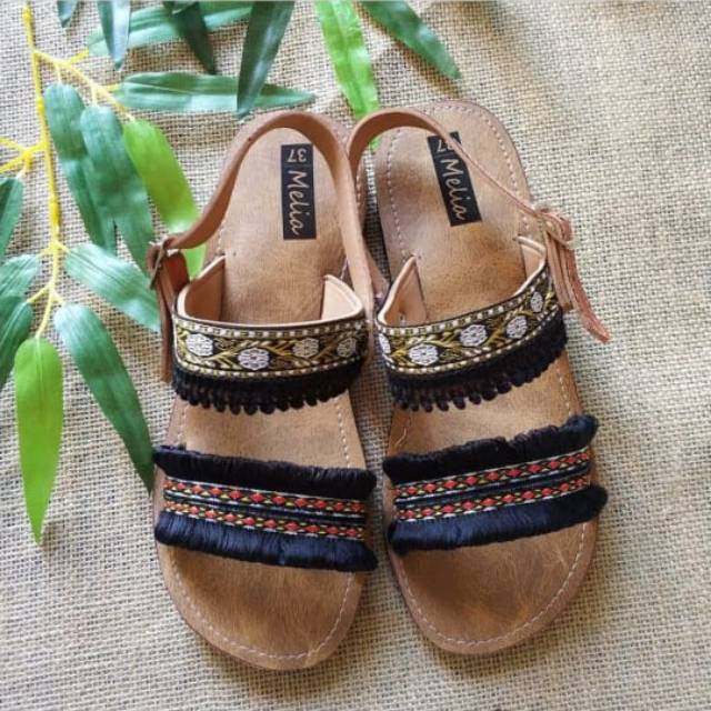 Sandal cewek unik lucu