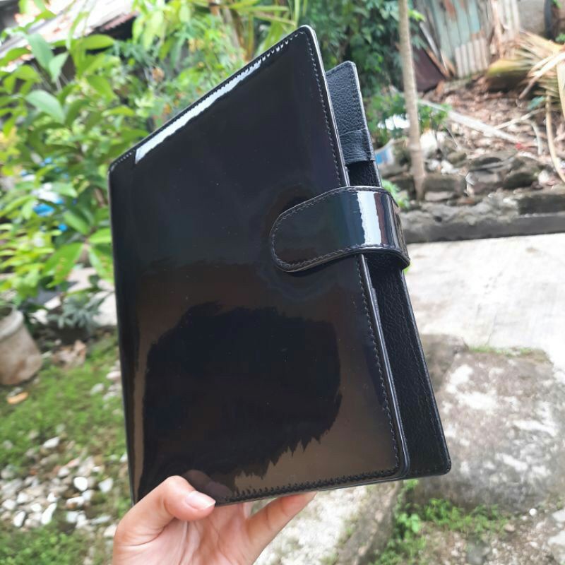 

binder hologram hitam ukuran A5 (20ring) B5 (26ring)