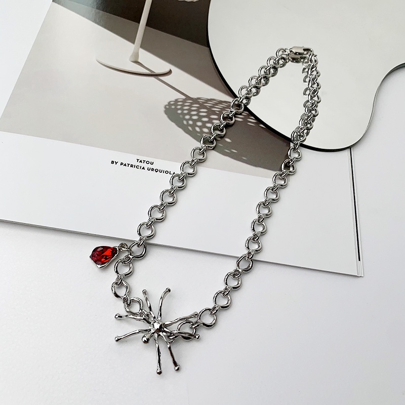 Ruby Spider Necklace Accessories Light Luxury Personality Retro Clavicle Chain