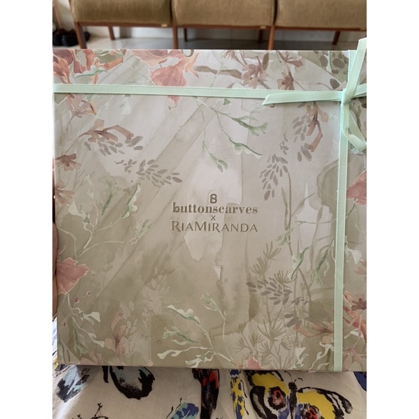 Buttonscarves Xanadu - Abalone