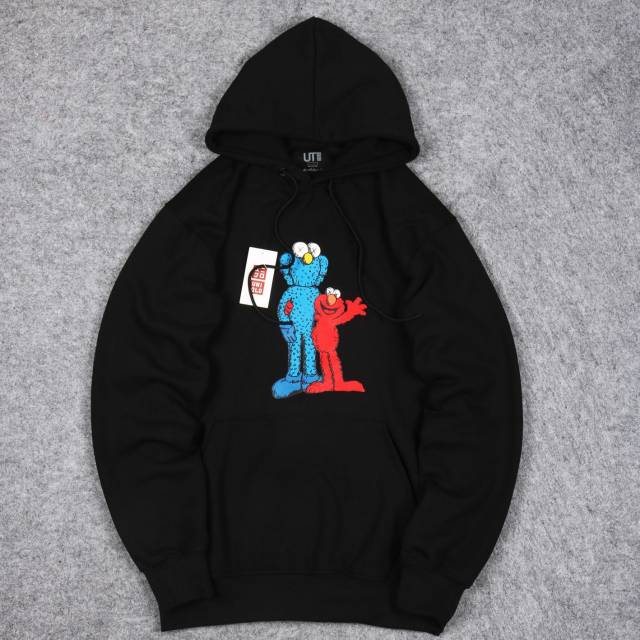 SWEATER HOODIE HITAM UNIQLO X KAWS