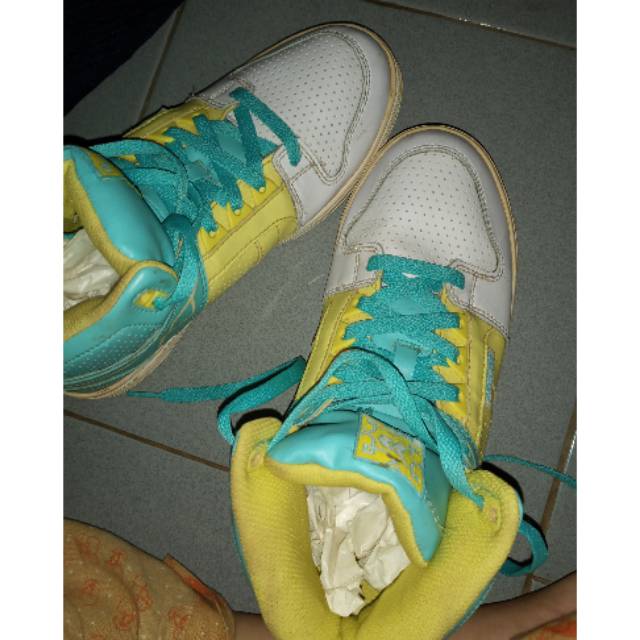 Preloved sepatu precise
