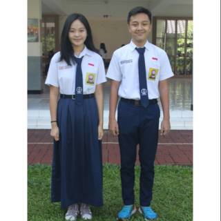 Stelan seragam sekolah SMP putih biru pramuka baju Stelan seragam sekolah SMP putih biru pramuka baju