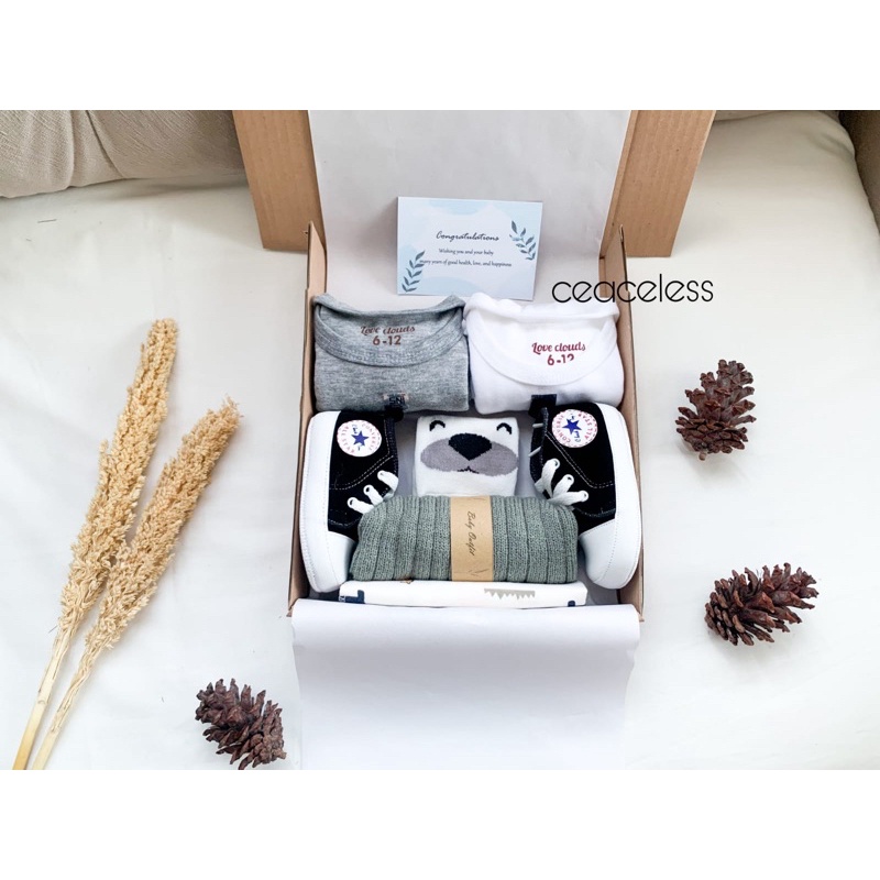 Hampers New Born Baby Hampers Bayi Kado Lahiran Kado Bayi Baju Bayi Sepatu Bayi Gift Box Baby-Casual Grey J