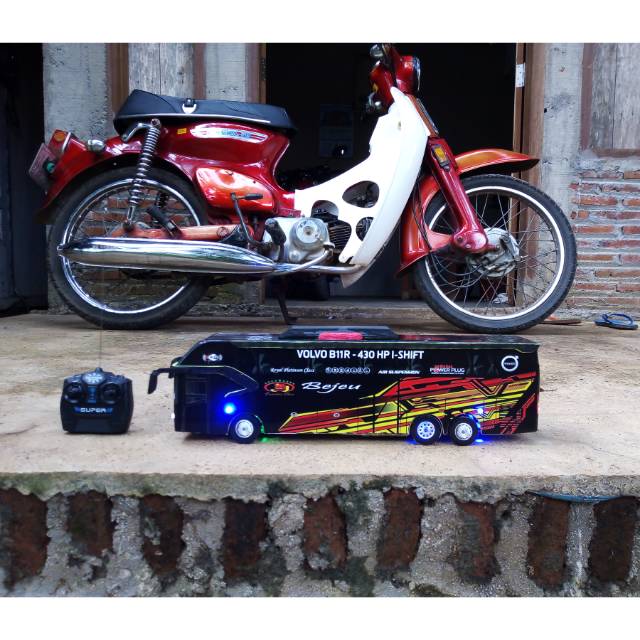 Rc miniatur bus bejeu volvo tronton skala 35