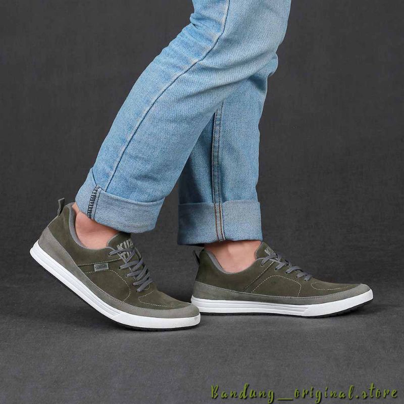 New - Sepatu Casual Sneakers Pria | Sepatu Kets Kulit Suede | Sepatu Cowok Keren Sekolah Kuliah Kerja Original