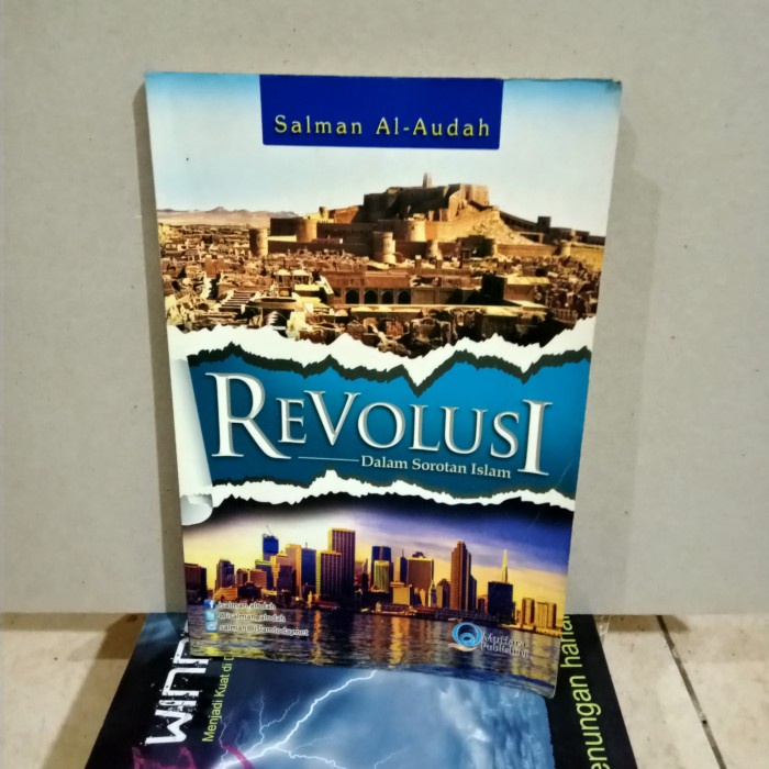 ORI BUKU REVOLUSI DALAM SOROTAN ISLAM