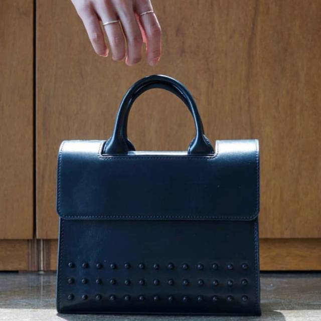 [READY] Kwani Studs Contour Micro Navy