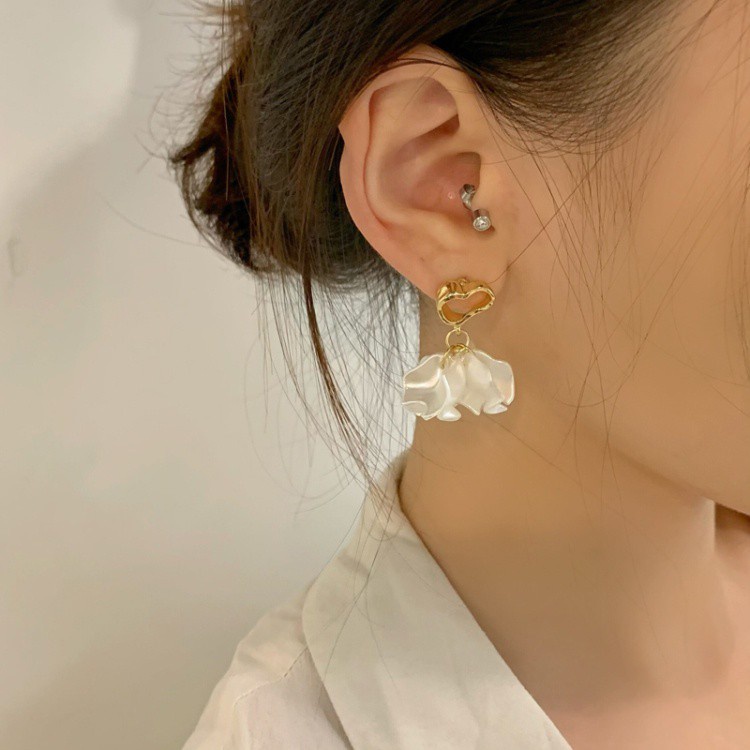 Anting Kelopak Tiga Dimensi Berbentuk Hati Perempuan Korea Manis Dan Lucu