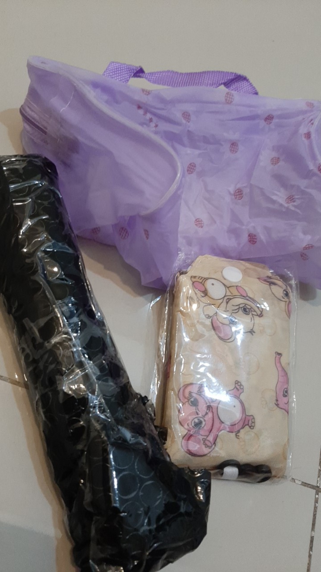 Travelmate Tas Belanja Serbaguna Lipat Strawberry Baggu Bag Bisa Jadi Besar