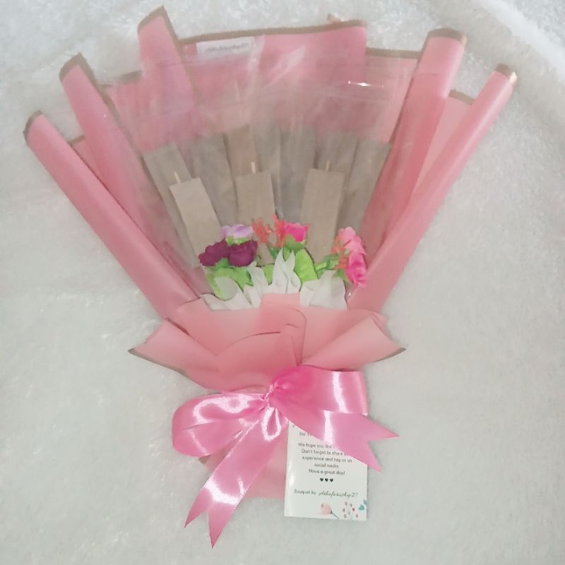

bucket uang kosong versi sellophane