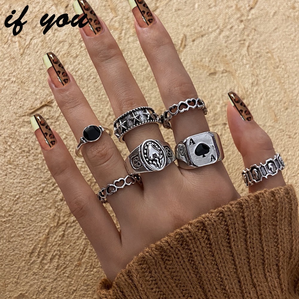 7 Pcs / Set Cincin Model Kartu Tumpuk Hollow Bahan Alloy Gaya Punk Untuk Perhiasan