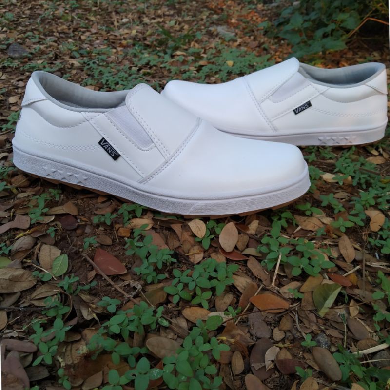 Sepatu Slip On Pria Tanpa Tali Putih Polos Slop Kasual Santai Full White Keren Terbaru Buat Gaya Kekinian