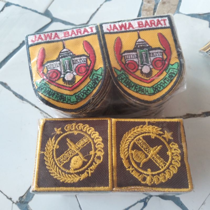 Bet bordir Jawa Barat dan badge tunas saku 100 set(200 biji)