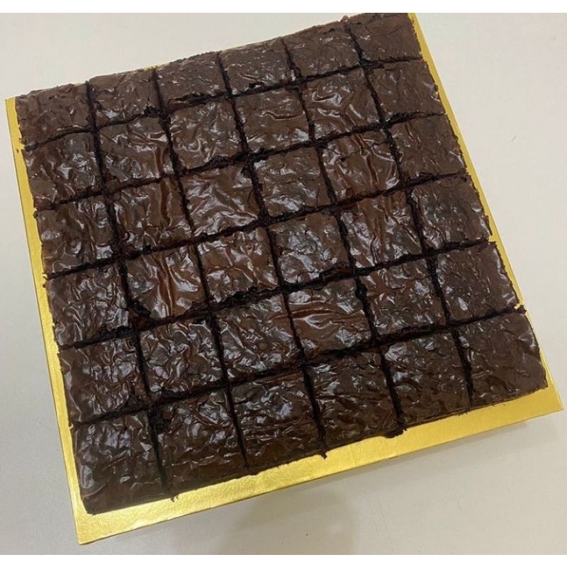 

Brownies Shiny Crust uk.20x20