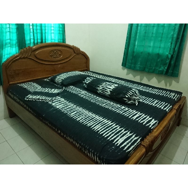 Sprei Bali Motif Salur 180x200 cm Tinggi 30 cm
