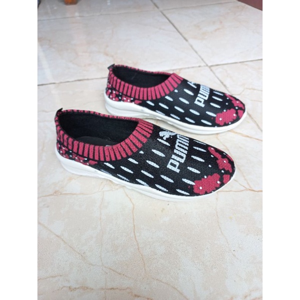 sepatu slip on /sepatu anak kanvas pumn