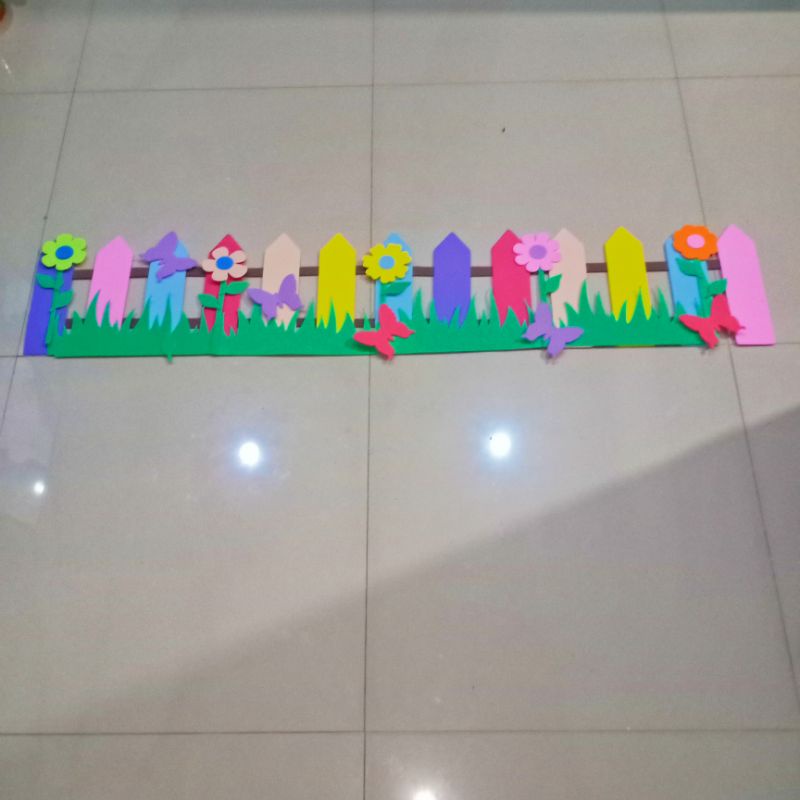 1 set (120 cm x 25 cm) Hiasan Dinding Jendela Pagar Bunga Kupu Besar TK Paud SD Pojok Baca warna warni spon Timbul