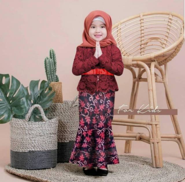 Setelan kebaya anak perempuan cantik kekinian