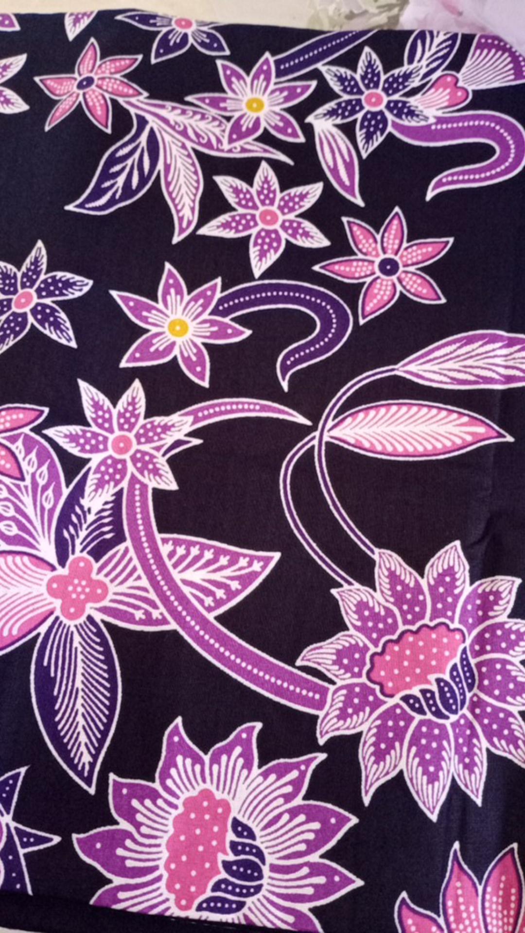 Kain Batik Solo Motif Burung Merak Nangkring Warna Ungu