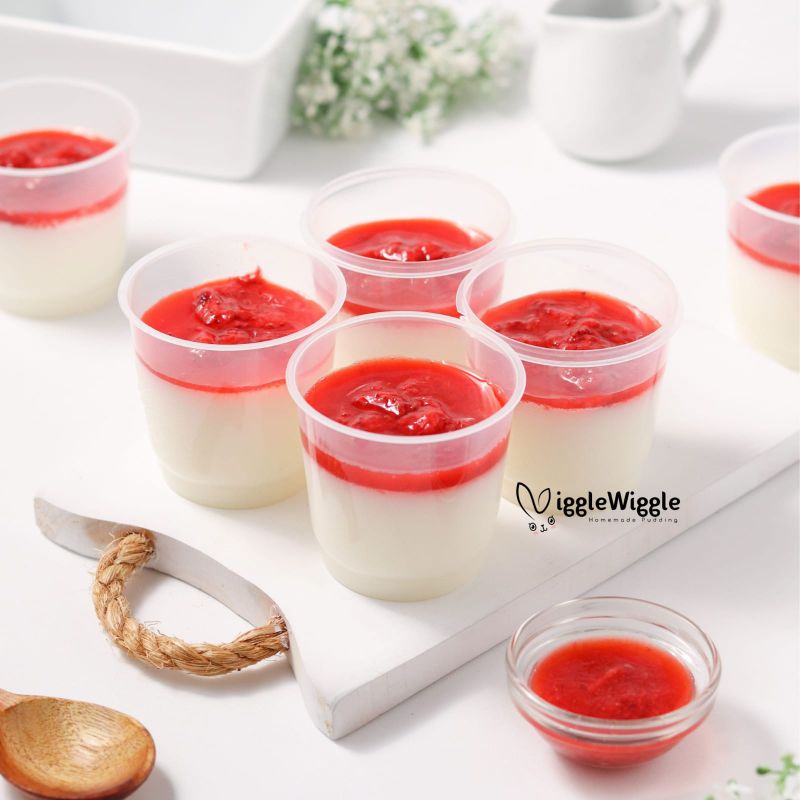 

Berrylicious panna cotta / pannacotta dessert homemade