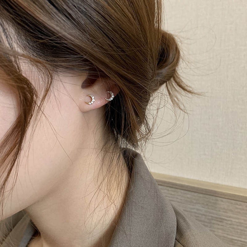 Anting Tusuk Mini Bentuk Bulan Sabit Aksen Zircon Bahan Silver 925 Untuk Wanita