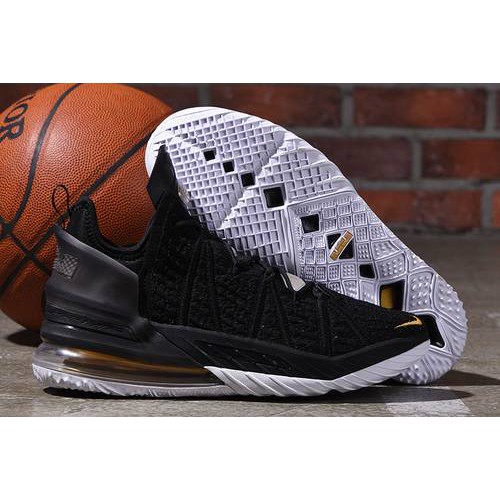 lebron sneakers black