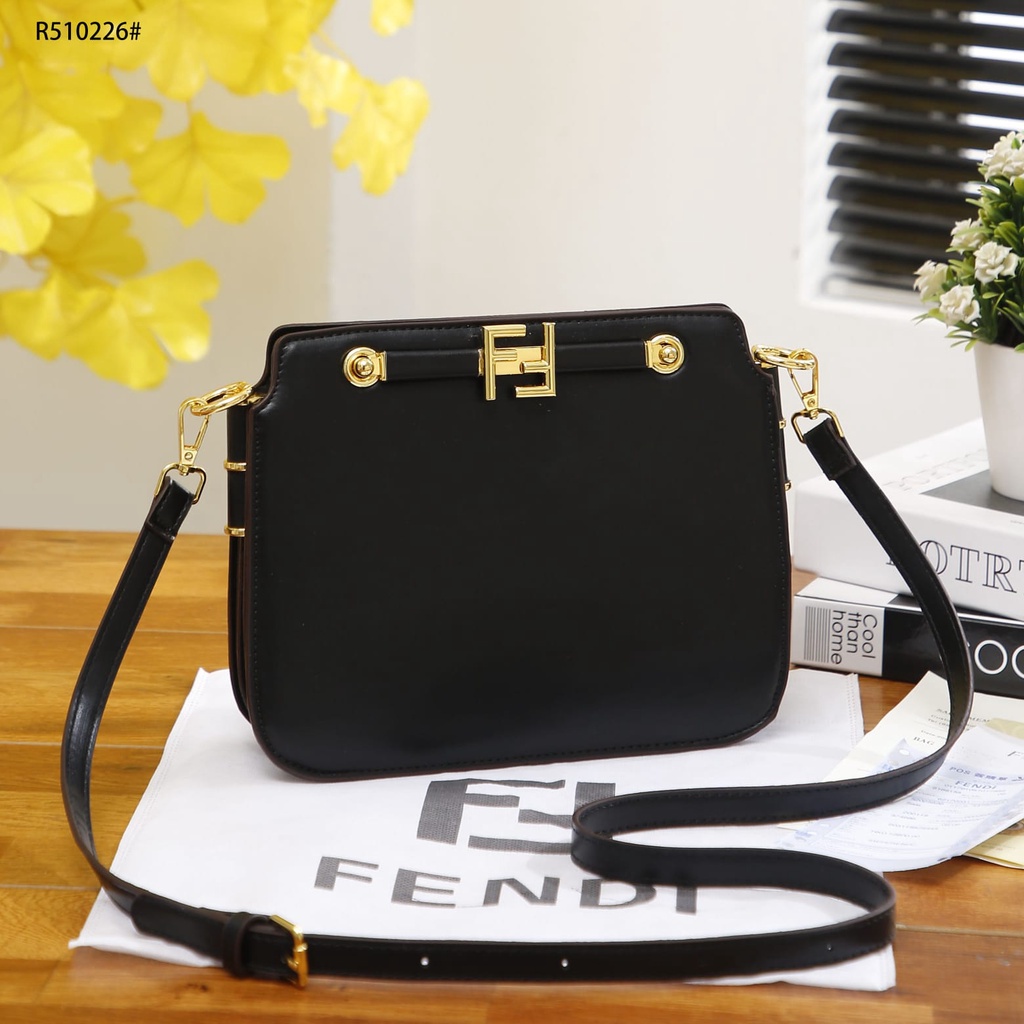 FD Touch with Metal FF Clasp Shoulder Bag Gold-Finish Metalware R510226