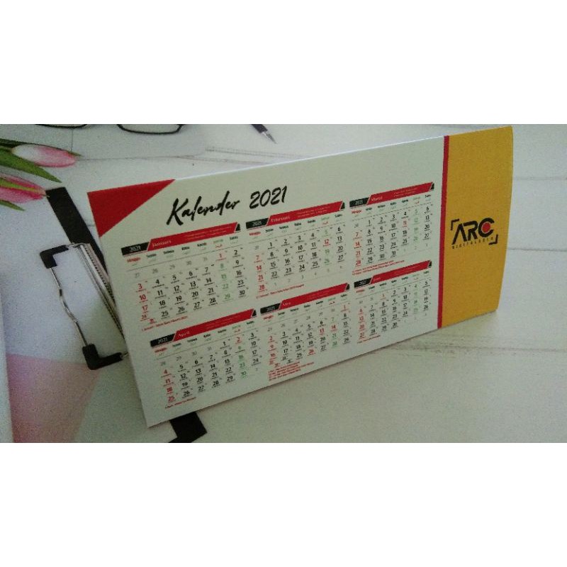 

kalender meja 2025