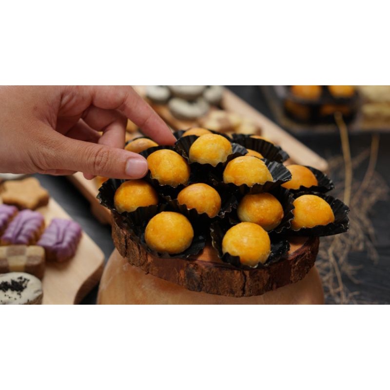 

Nastar Classic - Lala Cake and Cookies