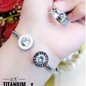 Titanium Set Perhiasan Wanita Silver Salib 138222