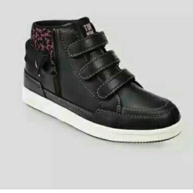 TOMKINS SPOTLIGHT VC