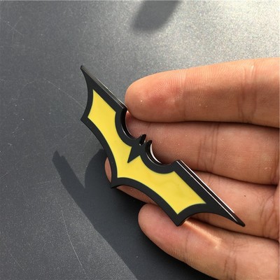 1x Stiker Lencana Emblem Logo Batman Hero Logam Universal untuk Mobil