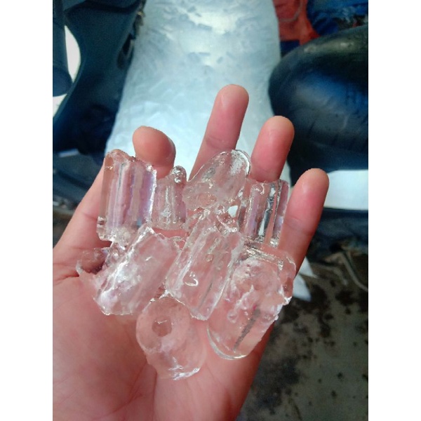 

Pabrik Es batu es kristal es tube es serut es carving ECER atau polybag flexible