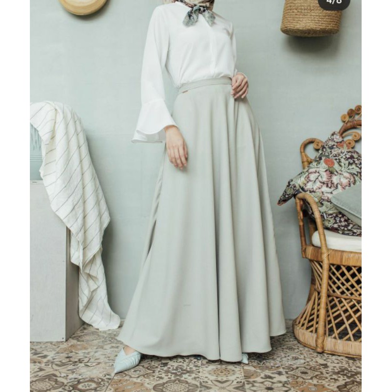 GIANNA SKIRT WEARING KLAMBY GLAME