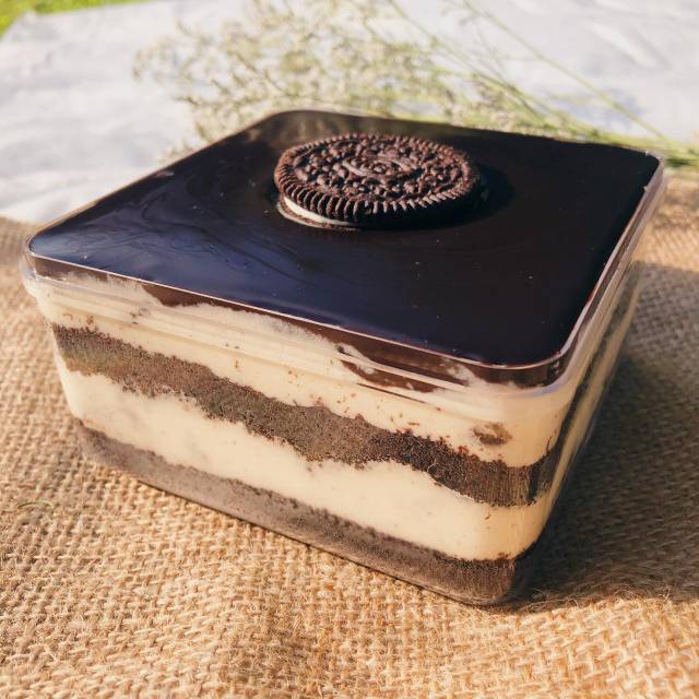 

Dessert box oreo cheese cake (bandung only)