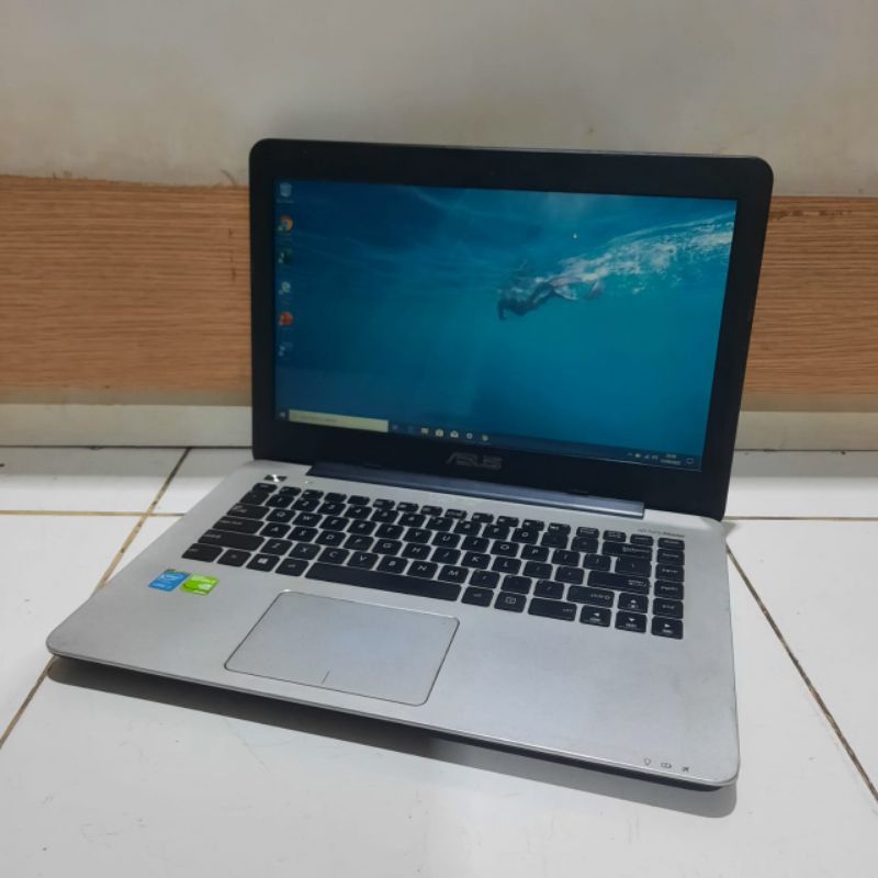 Laptop Asus X455LN, Core i3-4030U RAM 4GB/ HDD 500GB  NVDIA GEFORCE 840M 2GB WINDOWS 10 SIAP PAKAI