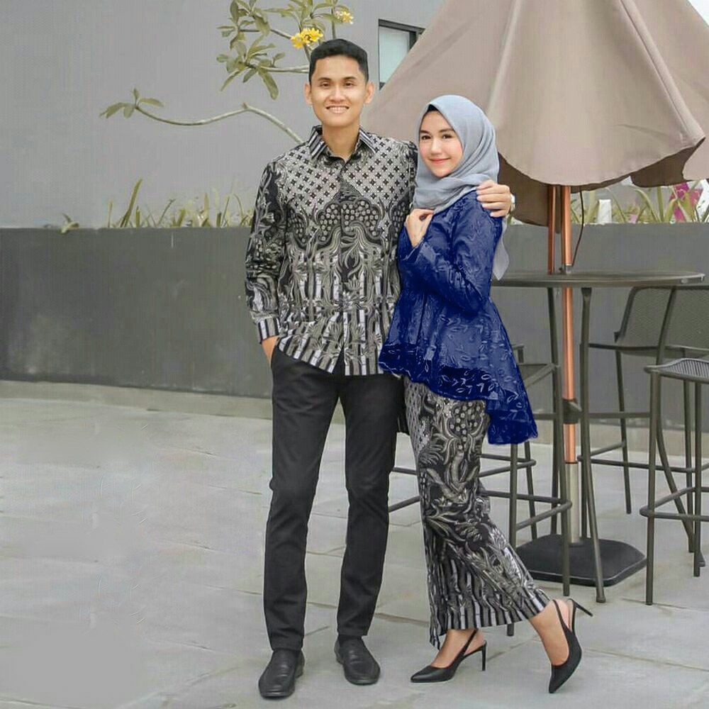 (TERMURAH - ORI & REAL PIC!  WARNA) Batik Couple Andhini Kebaya Couple Brukat Anabel - BS073-NAVY