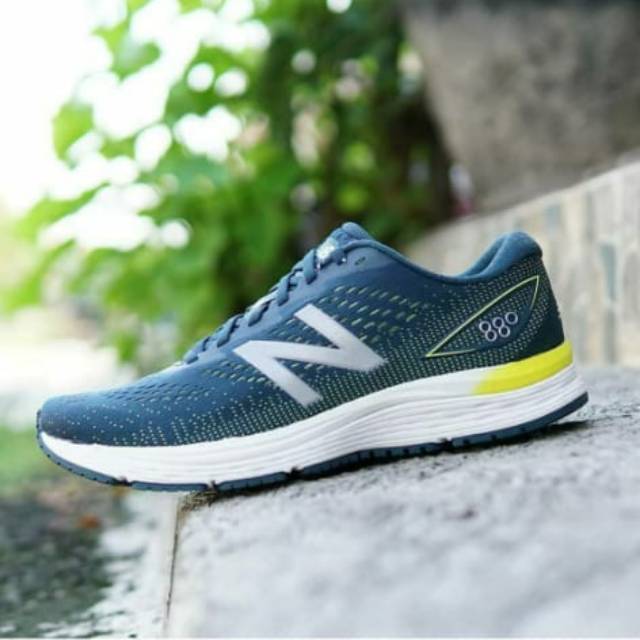 new balance m880ch9