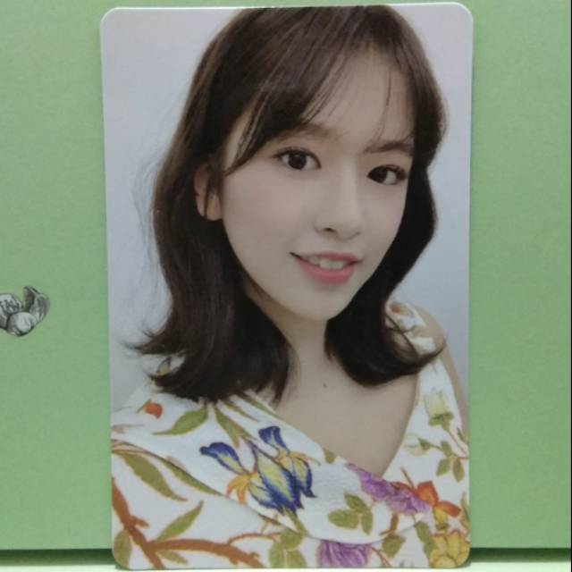 Photocard Iz*one Heart*iz Ahn Yujin Violeta ver