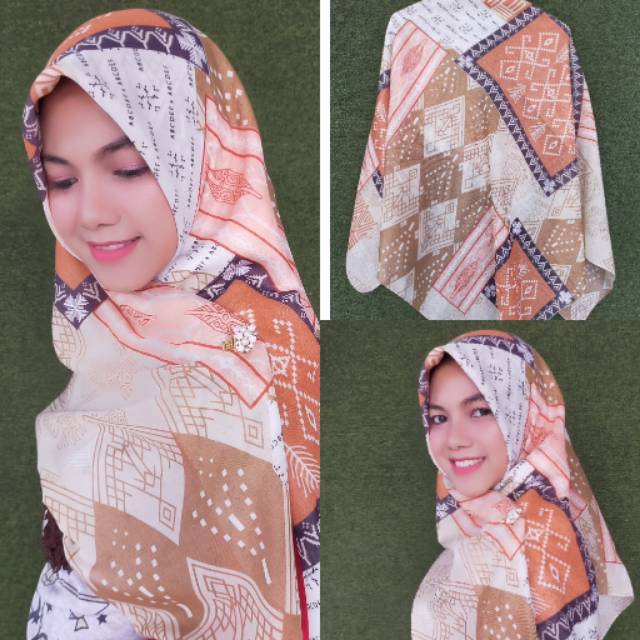 HIJAB SEGI EMPAT VOAL MOTIF BATIK KLASIK SALMON