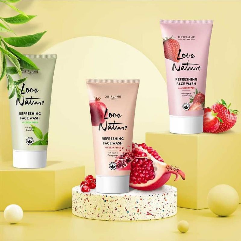 Love Nature Refreshing Face Wash with Organic Strawberry/Pomegranate/Green Tea