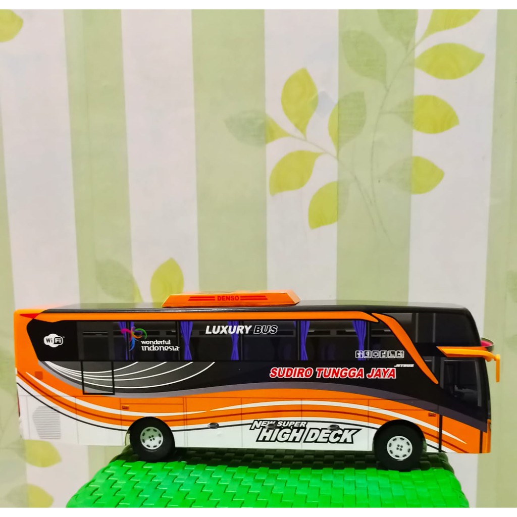 Miniatur Bus bis / mainan bus bis Sudiro Tungga Jaya