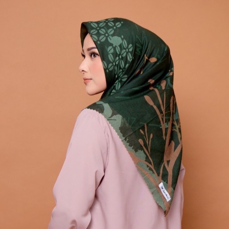 PRELOVED ZM SCARF ZASKIA MECCA KERUDUNG BEST SELLER PRELOVED EL ZATTA LASABELLE BUTTONSCARVES