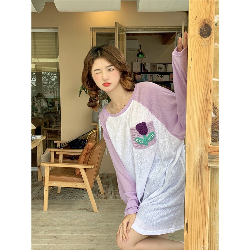 Desain manis warna kontras rajutan tabir surya top wanita musim panas saku tulip T-shirt leher bulat longgar lengan panjang