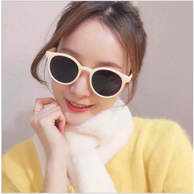 【CT】［Bayar di Tempat］Korean Fashion Kaca Mata Bulat Plastik Kacamata  Wanita/Pria Sunglasses