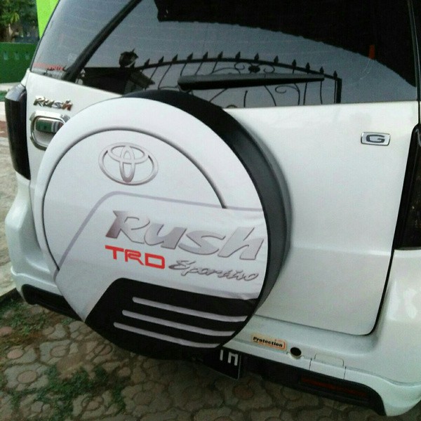 Cover ban sarung ban mobil RUSH